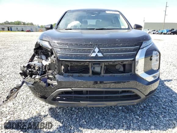 2024 Mitsubishi Outlander ES with VIN JA4J3UA80RZ089854, listed as a Copart auction lot 57575955 with 10,886 mi miles and Salvage title. Bid and sale history available at DreamBid. Image 5.