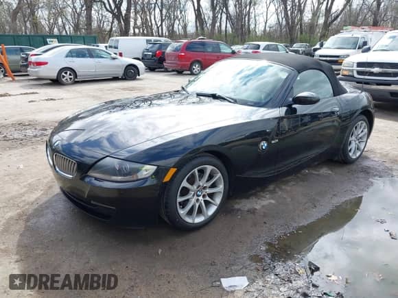 2007 BMW Z4 3.0i with VIN 4USBU33587LW71733, listed as a IAAI auction lot 41902186 with 137,931 mi miles and . Bid and sale history available at DreamBid. Image 2.