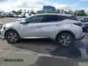 2019 Nissan Murano SV z VIN 5N1AZ2MJ5KN125585, wystawiony jako IAAI lot #43327105 z przebiegiem 157 618 mil mil oraz . Historia ofert i sprzedaży dostępna na DreamBid. Obrazek 14.