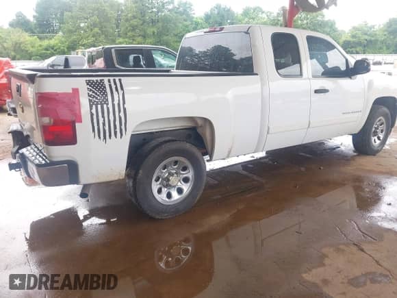 2007 Chevrolet Silverado 1500 1LT with VIN 2GCEC19C471663831, listed as a IAAI auction lot 42487022 with 280,518 mi miles and . Bid and sale history available at DreamBid. Image 4.