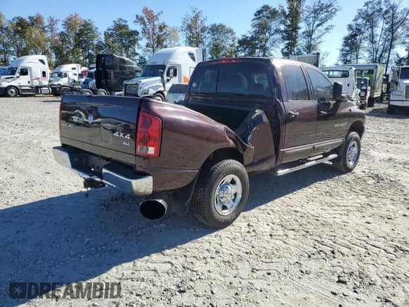2005 Dodge 2500 SLT z VIN 3D7KS28C05G701451, wystawiony jako Copart lot #76239114 z przebiegiem 318 764 mil mil oraz Szkoda całkowita • Salvage title. Historia ofert i sprzedaży dostępna na DreamBid. Obrazek 3.