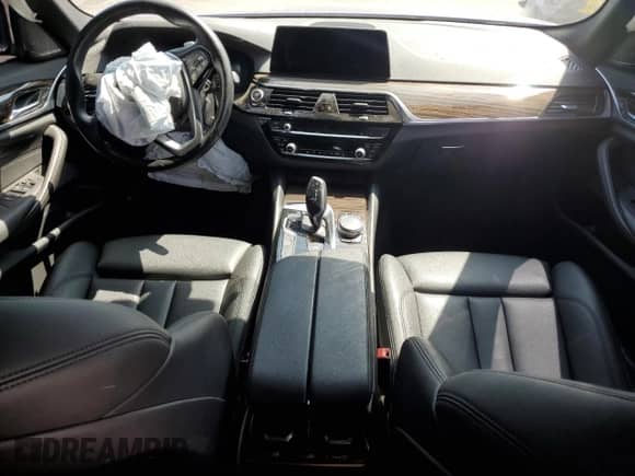 2020 BMW 5 Series 530i с VIN WBAJR3C04LWW70513, выставлен на аукционе Copart как лот 62793315 с пробегом Не указан миль и Списание • Salvage title. История ставок и продаж доступна на DreamBid. Изображение 8.