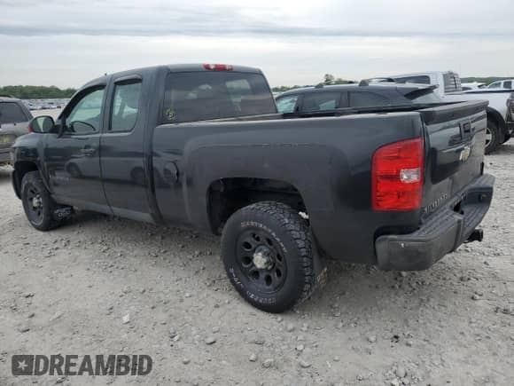 2009 Chevrolet Silverado 1500 LS z VIN 1GCEK19C19Z135113, wystawiony jako Copart lot #56945925 z przebiegiem 127 479 mil mil oraz Czysty tytuł • Clean title. Historia ofert i sprzedaży dostępna na DreamBid. Obrazek 2.