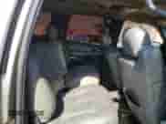 2001 Chevrolet Suburban LT z VIN 1GNEC16T51J294373, wystawiony jako Copart lot #76182164 z przebiegiem 239 377 mil mil oraz Czysty tytuł • Clean title. Historia ofert i sprzedaży dostępna na DreamBid. Obrazek 11.