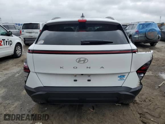 2024 Hyundai Kona SEL with VIN KM8HCCAB1RU159817, listed as a Copart auction lot 71210074 with 4,957 mi miles and Non repairable. Bid and sale history available at DreamBid. Image 6.