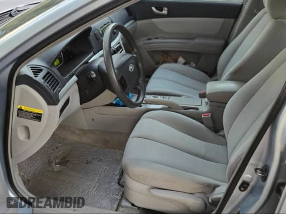 2008 Hyundai Sonata GLS z VIN 5NPET46C98H371498, wystawiony jako IAAI lot #43470361 z przebiegiem 125 286 mil mil oraz . Historia ofert i sprzedaży dostępna na DreamBid. Obrazek 5.