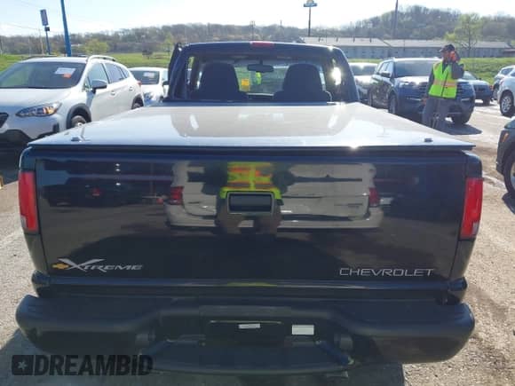 1999 Chevrolet S-10 LS Xtreme с VIN 1GCCS14W2X8185286, выставлен на аукционе IAAI как лот 42023338 с пробегом 60 297 миль миль и . История ставок и продаж доступна на DreamBid. Изображение 17.