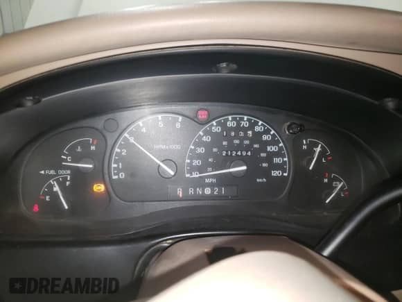 2001 Ford Explorer with VIN 1FMDU85P81ZA00346, listed as a Copart auction lot 45863385 with 212,494 mi miles and Non repairable. Bid and sale history available at DreamBid. Image 9.