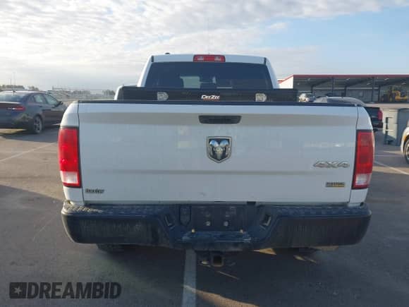 2019 Ram 1500 Express z VIN 1C6RR7FG3KS566209, wystawiony jako IAAI lot #43400518 z przebiegiem 147 616 mil mil oraz . Historia ofert i sprzedaży dostępna na DreamBid. Obrazek 16.