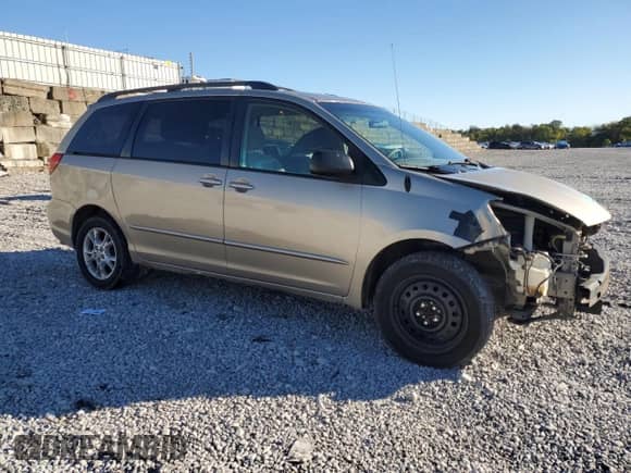 2005 Toyota Sienna LE with VIN 5TDBA23C85S044081, listed as a Copart auction lot 85082455 with 189,547 mi miles and Salvage title. Bid and sale history available at DreamBid. Image 4.