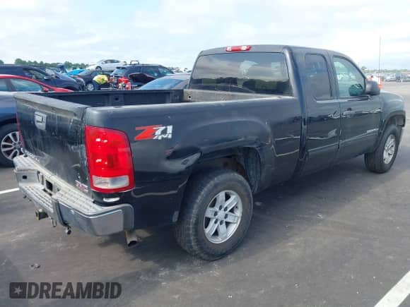 2007 GMC Sierra 1500 SLE2 с VIN 2GTEK19J671627205, выставлен на аукционе IAAI как лот 43016415 с пробегом 166 335 миль миль и . История ставок и продаж доступна на DreamBid. Изображение 4.
