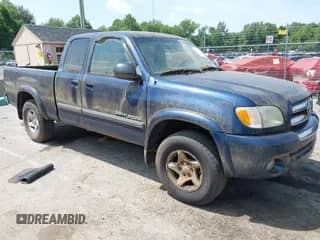 2004 Toyota Tundra SR5 z VIN 5TBBT44154S440690, wystawiony jako IAAI lot #42837210 z przebiegiem 210 693 mil mil oraz . Historia ofert i sprzedaży dostępna na DreamBid. Obrazek 1.