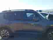 2017 Jeep Renegade Latitude z VIN ZACCJABB5HPF45504, wystawiony jako IAAI lot #42486270 z przebiegiem 67 610 mil mil oraz . Historia ofert i sprzedaży dostępna na DreamBid. Obrazek 14.