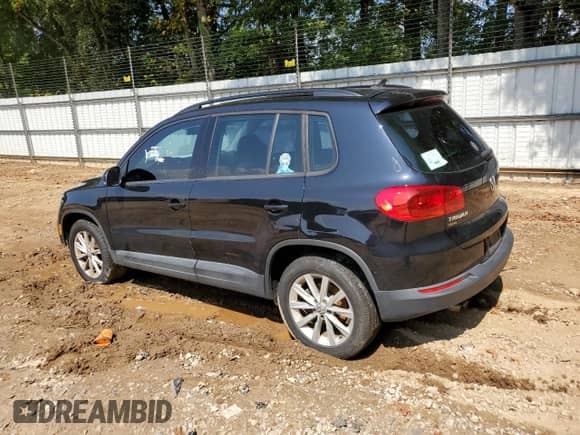 2017 Volkswagen Tiguan S с VIN WVGAV7AX2HK048377, выставлен на аукционе Copart как лот 81180095 с пробегом Не указан миль и Списание • Salvage title. История ставок и продаж доступна на DreamBid. Изображение 2.