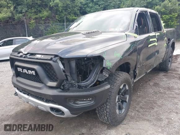 2019 Ram 1500 Rebel z VIN 1C6SRFLT1KN784936, wystawiony jako IAAI lot #42375986 z przebiegiem 78 539 mil mil oraz . Historia ofert i sprzedaży dostępna na DreamBid. Obrazek 6.