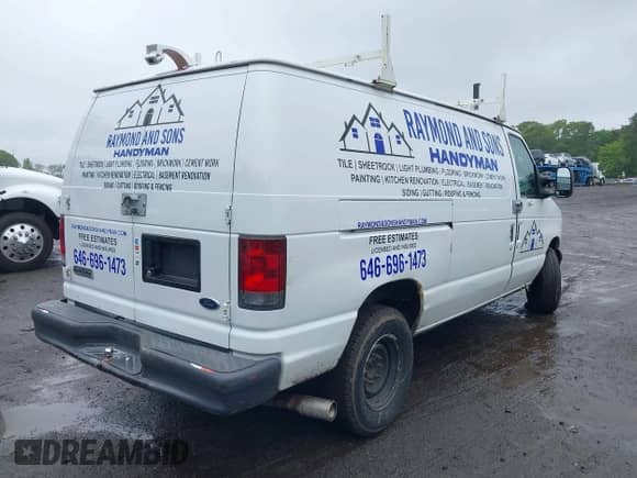 2007 Ford Econoline Cargo Commercial with VIN 1FTNE24W77DB00407, listed as a IAAI auction lot 42330484 with 128,369 mi miles and . Bid and sale history available at DreamBid. Image 4.