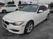 2012 BMW 3 Series 328i с VIN WBA3A5G55CNP18091, выставлен на аукционе Copart как лот 84557665 с пробегом 84 483 миль миль и Списание • Salvage title. История ставок и продаж доступна на DreamBid. Изображение 1.