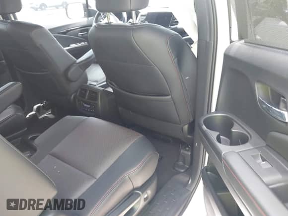 2021 Honda Pilot Black Edition z VIN 5FNYF6H71MB033733, wystawiony jako IAAI lot #42769044 z przebiegiem 56 060 mil mil oraz . Historia ofert i sprzedaży dostępna na DreamBid. Obrazek 8.