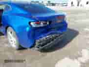 2018 Chevrolet Camaro 1LS z VIN 1G1FA1RX6J0169186, wystawiony jako IAAI lot #42102784 z przebiegiem 51 463 mil mil oraz . Historia ofert i sprzedaży dostępna na DreamBid. Obrazek 6.