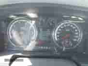 2009 Dodge 1500 Sport z VIN 1D3HB13T69J505466, wystawiony jako IAAI lot #42278465 z przebiegiem 228 700 mil mil oraz . Historia ofert i sprzedaży dostępna na DreamBid. Obrazek 7.
