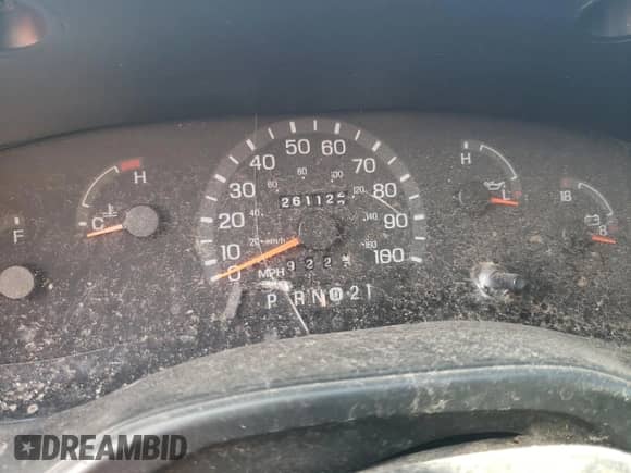 2001 Ford Econoline Cargo с VIN 1FTNE24231HA29557, выставлен на аукционе Copart как лот 42740215 с пробегом 261 122 миль миль и Списание • Salvage title. История ставок и продаж доступна на DreamBid. Изображение 9.