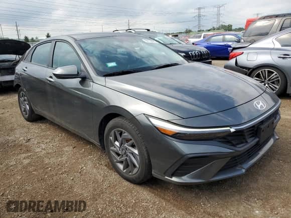 2024 Hyundai Elantra SEL с VIN KMHLM4DGXRU689952, выставлен на аукционе Copart как лот 69130075 с пробегом 18 178 миль миль и Списание • Salvage title. История ставок и продаж доступна на DreamBid. Изображение 4.