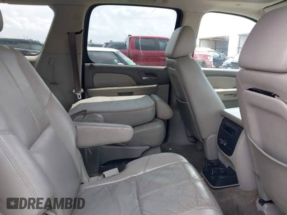 2009 Chevrolet Suburban 2LT с VIN 1GNFC26J99R278876, выставлен на аукционе IAAI как лот 42092098 с пробегом 276 825 миль миль и . История ставок и продаж доступна на DreamBid. Изображение 8.