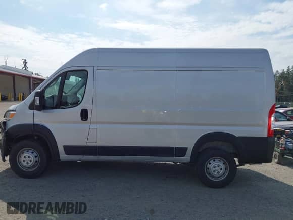 2023 Ram ProMaster Cargo с VIN 3C6LRVBG8PE548315, выставлен на аукционе IAAI как лот 43159376 с пробегом 13 492 миль миль и . История ставок и продаж доступна на DreamBid. Изображение 14.