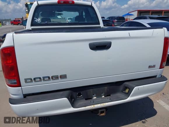 2003 Dodge 1500 ST z VIN 1D7HA18NX3J643983, wystawiony jako IAAI lot #42724762 z przebiegiem 175 450 mil mil oraz . Historia ofert i sprzedaży dostępna na DreamBid. Obrazek 6.