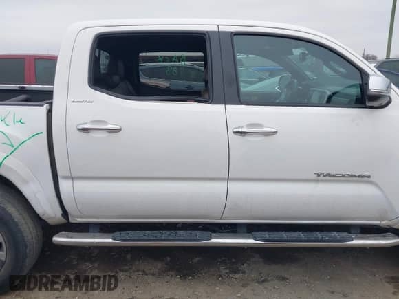 2021 Toyota Tacoma Limited with VIN 3TMGZ5AN1MM396485, listed as a IAAI auction lot 41577864 with 60,211 mi miles and . Bid and sale history available at DreamBid. Image 14.