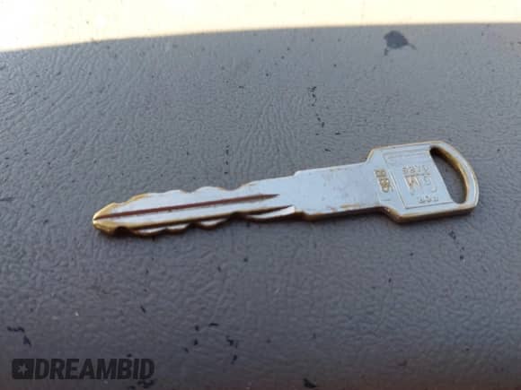 2002 Chevrolet Silverado 1500 with VIN 1GCEC14V22Z138422, listed as a IAAI auction lot 40975500 with Not provided miles and . Bid and sale history available at DreamBid. Image 11.