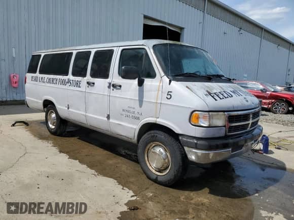 1997 Dodge Passenger with VIN 2B5WB35Z2VK507719, listed as a Copart auction lot 61026574 with 91,767 mi miles and Clean title. Bid and sale history available at DreamBid. Image 4.