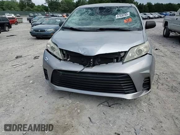 2020 Toyota Sienna L with VIN 5TDZZ3DC3LS030887, listed as a Copart auction lot 67830765 with 233,904 mi miles and Salvage title. Bid and sale history available at DreamBid. Image 14.