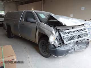 2015 Chevrolet Silverado 1500 LS z VIN 1GCNCPEHXFZ230086, wystawiony jako IAAI lot #43004877 z przebiegiem 133 402 mil mil oraz . Historia ofert i sprzedaży dostępna na DreamBid. Obrazek 1.