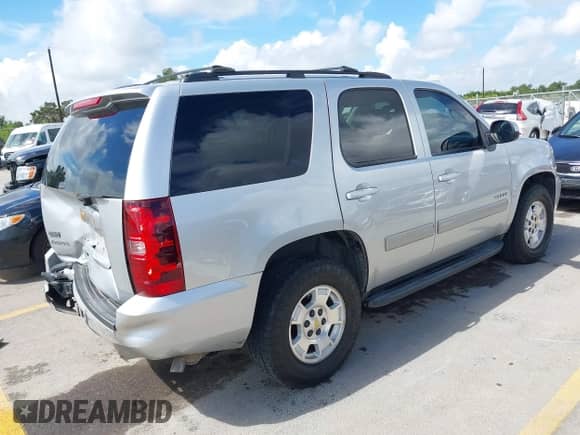 2013 Chevrolet Tahoe LT с VIN 1GNSCBE06DR145525, выставлен на аукционе IAAI как лот 42583898 с пробегом 173 736 миль миль и . История ставок и продаж доступна на DreamBid. Изображение 4.