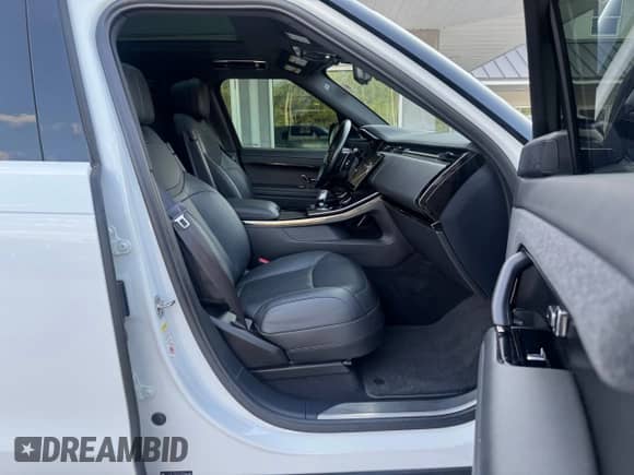 2023 Land Rover Range Rover Sport SE Dynamic z VIN SAL1L9FU7PA101382, wystawiony jako Copart lot #67240705 z przebiegiem 37 035 mil mil oraz Czysty tytuł • Clean title. Historia ofert i sprzedaży dostępna na DreamBid. Obrazek 5.