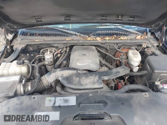 2003 Chevrolet Tahoe LT z VIN 1GNEK13Z63J175245, wystawiony jako IAAI lot #43112098 z przebiegiem Nie podano mil oraz . Historia ofert i sprzedaży dostępna na DreamBid. Obrazek 10.
