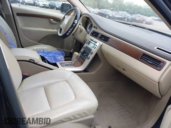 2011 Volvo XC70 3.2L z VIN YV4940BZ9B1109977, wystawiony jako IAAI lot #42189678 z przebiegiem 178 407 mil mil oraz . Historia ofert i sprzedaży dostępna na DreamBid. Obrazek 5.