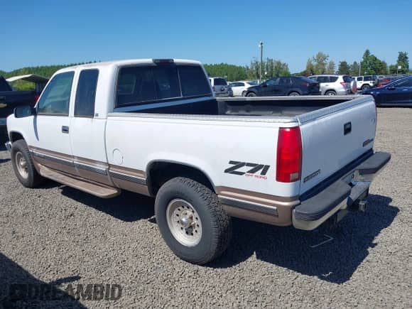 1997 GMC Sierra 1500 с VIN 2GTEK19R7V1540500, выставлен на аукционе IAAI как лот 42349701 с пробегом 230 832 миль миль и . История ставок и продаж доступна на DreamBid. Изображение 3.