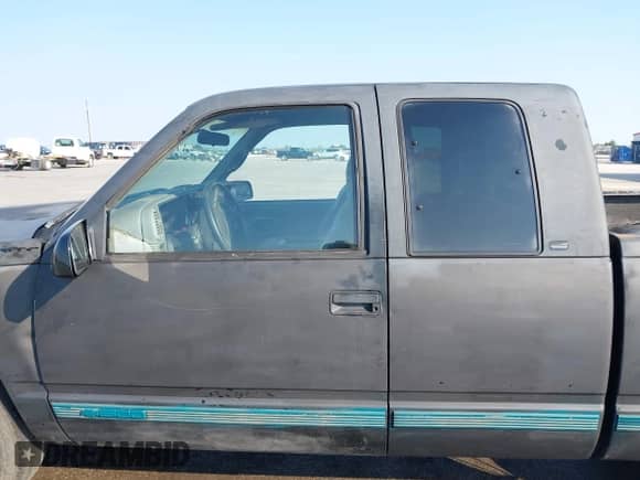 1997 Chevrolet Silverado 1500 with VIN 2GCEC19R5V1278473, listed as a IAAI auction lot 43271055 with 307,129 mi miles and . Bid and sale history available at DreamBid. Image 14.