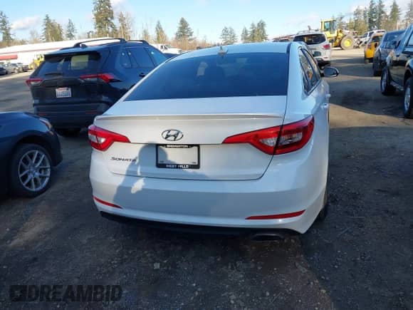 2017 Hyundai Sonata SE с VIN 5NPE24AF6HH451555, выставлен на аукционе IAAI как лот 41740859 с пробегом 133 182 миль миль и . История ставок и продаж доступна на DreamBid. Изображение 16.