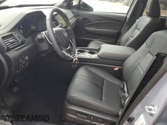 2025 Honda Passport TrailSport with VIN 5FNYF8H6XSB005686, listed as a Copart auction lot 67191165 with 8,768 mi miles and Salvage title. Bid and sale history available at DreamBid. Image 7.