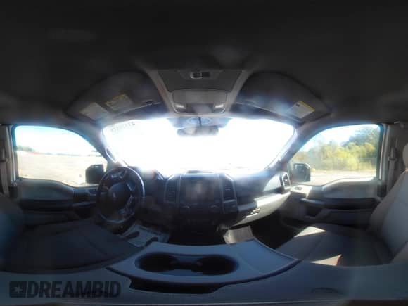 2018 Ford F-150 XL z VIN 1FTFX1E55JKC30834, wystawiony jako IAAI lot #43320333 z przebiegiem 95 773 mil mil oraz . Historia ofert i sprzedaży dostępna na DreamBid. Obrazek 20.