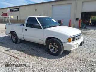 1997 Chevrolet S-10 LS с VIN 1GCCS1446VK137689, выставлен на аукционе IAAI как лот 43476760 с пробегом 189 423 миль миль и . История ставок и продаж доступна на DreamBid. Изображение 1.