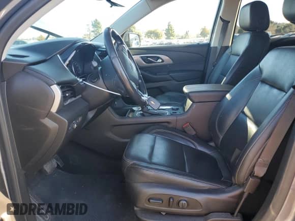 2021 Chevrolet Traverse RS с VIN 1GNERJKW1MJ157806, выставлен на аукционе Copart как лот 42218795 с пробегом 52 525 миль миль и Списание • Salvage title. История ставок и продаж доступна на DreamBid. Изображение 7.