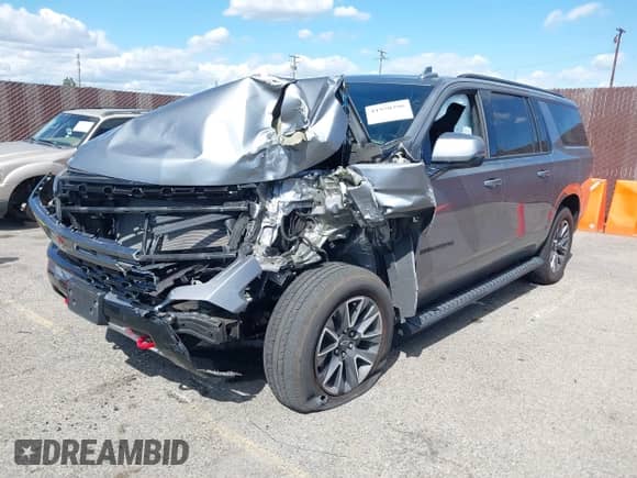 2022 Chevrolet Suburban Z71 с VIN 1GNSKDKDXNR331866, выставлен на аукционе IAAI как лот 41950396 с пробегом Не указан миль и . История ставок и продаж доступна на DreamBid. Изображение 17.