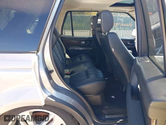 2013 Land Rover Range Rover Sport HSE Lux z VIN SALSK2D4XDA806271, wystawiony jako IAAI lot #43260795 z przebiegiem 101 452 mil mil oraz . Historia ofert i sprzedaży dostępna na DreamBid. Obrazek 8.