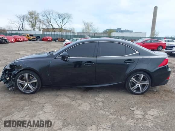 2018 Lexus IS 300 z VIN JTHC81D24J5032802, wystawiony jako IAAI lot #41918847 z przebiegiem 69 953 mil mil oraz . Historia ofert i sprzedaży dostępna na DreamBid. Obrazek 13.