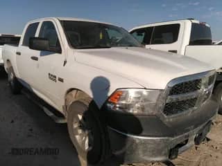2018 Ram 1500 Express z VIN 1C6RR7KT7JS112465, wystawiony jako IAAI lot #40562073 z przebiegiem 212 718 mil mil oraz . Historia ofert i sprzedaży dostępna na DreamBid. Obrazek 1.