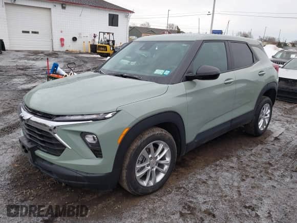 2025 Chevrolet TrailBlazer LS with VIN KL79MNSL1SB002960, listed as a IAAI auction lot 41685363 with 6,844 mi miles and . Bid and sale history available at DreamBid. Image 2.